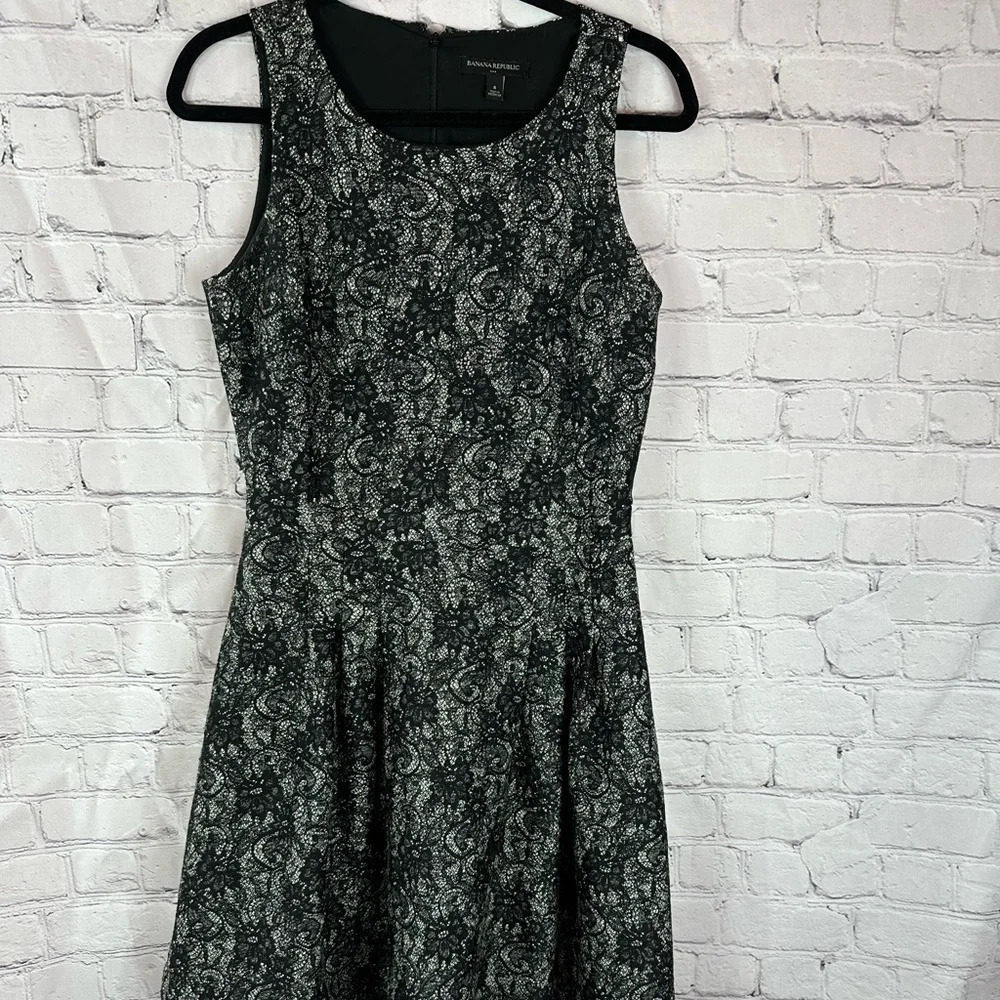 banana republic sleeveless dress  fit and flare lace overlay print sz 8